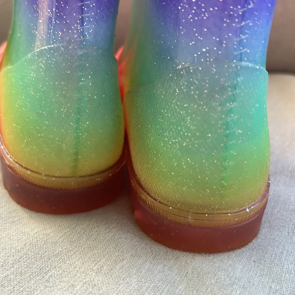 Olive & Edie Sparkling Rainbow Rainboots Girls sz 3